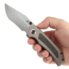 KANSEPT Fermi | Titanyum + Karbon Fiber Sap | Damascus Çelik Çakı | K1122A2
