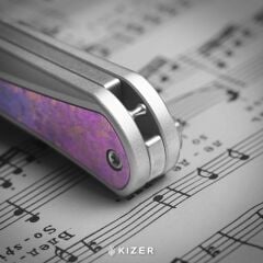 Kizer Melody | Alüminyum ve Kristalize Titanyum Sap | Gökkuşağı Damascus Çelik Çakı | Ki3732A1