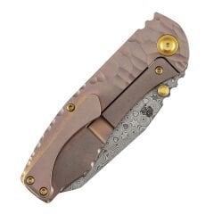Kansept Caveman | Gül Altın Eloksallı ve Taşlanmış Titanyum, CNC İşlenmiş Kaya Desenli Sap | Damascus Çelik Çakı | K1110A6