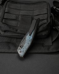 BESTECH TOGATTA BT2102H Titanyum +Siyah Ve Mavi Karbon Fiber Kakma Sap: 3,74'' M390 Blade
