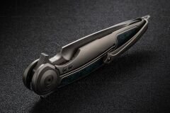 Rike Knife Viper 2-B-P/GrCF Plain Titanium Integral Handle With Green Carbon Fiber Inlay Bohler M398 Çakı