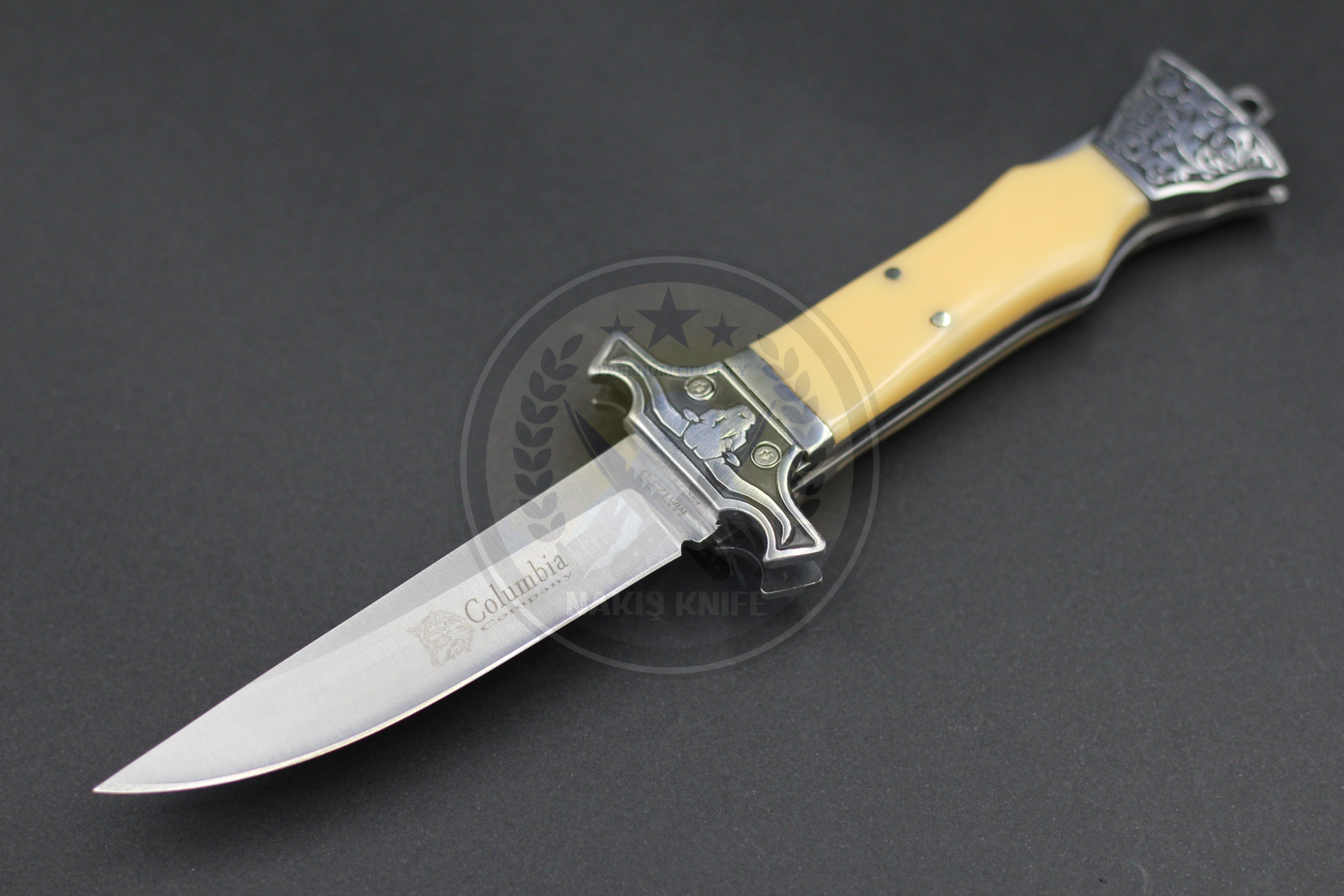 Columbia Company Boğa Figürlü Çakı 22,5cm