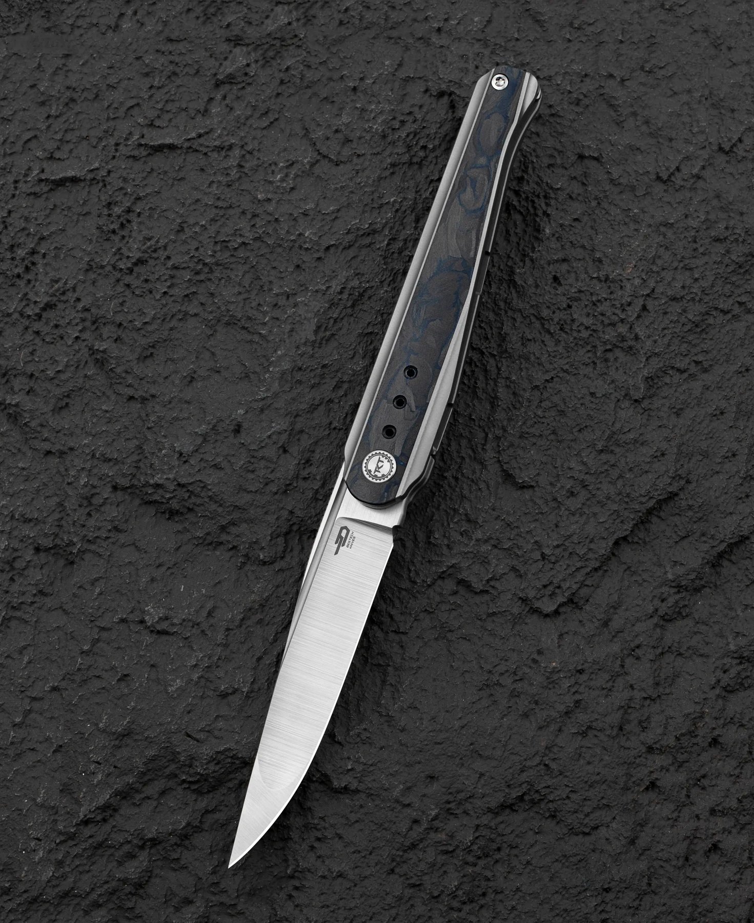 BESTECH SPEAR PHISHER BT2405B 3.48'' M390 Blade Titanyum+ Mermer Karbon Fiber Sap