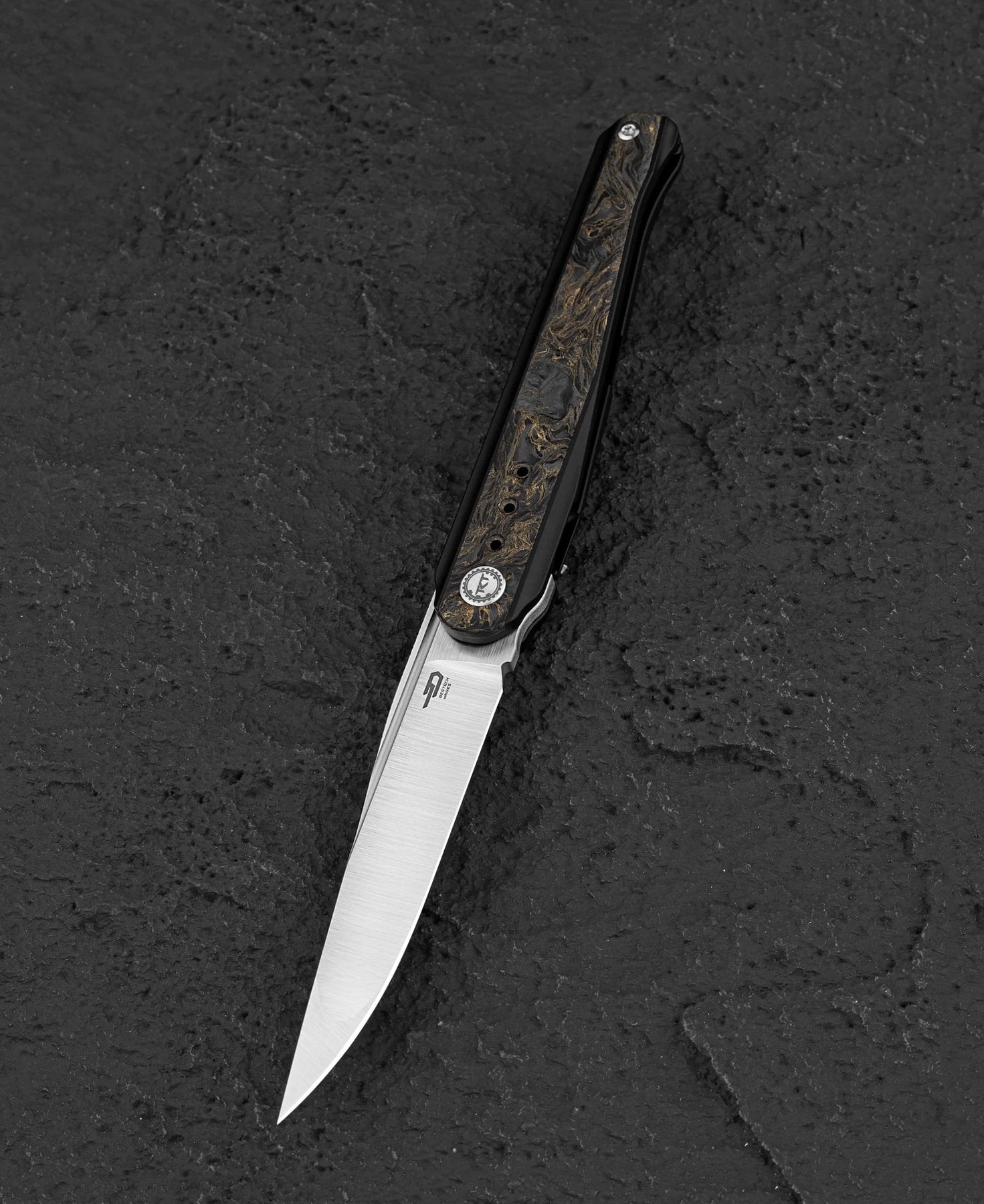 BESTECH SPEAR PHISHER Titanyum+ Yağlı Karbon Fiber Sap M390 Çelik Çakı - BT2405D