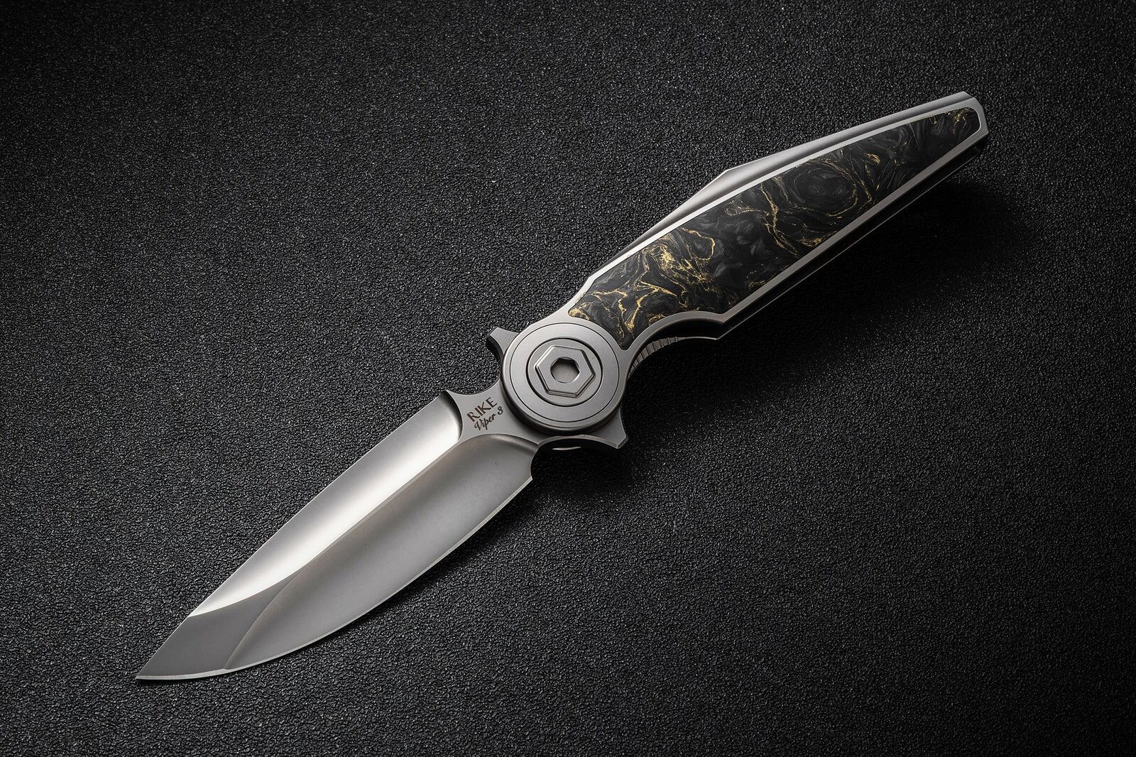 Rike Knife Viper 3-P/GCF Plain Titanium Integral Handle With Gold Carbon Fiber Inlay Bohler M398 Çakı