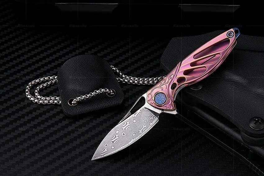 Rike Knife RK-MINI-Pi Pink Titanium Handle Damasteel Kolye Çakı