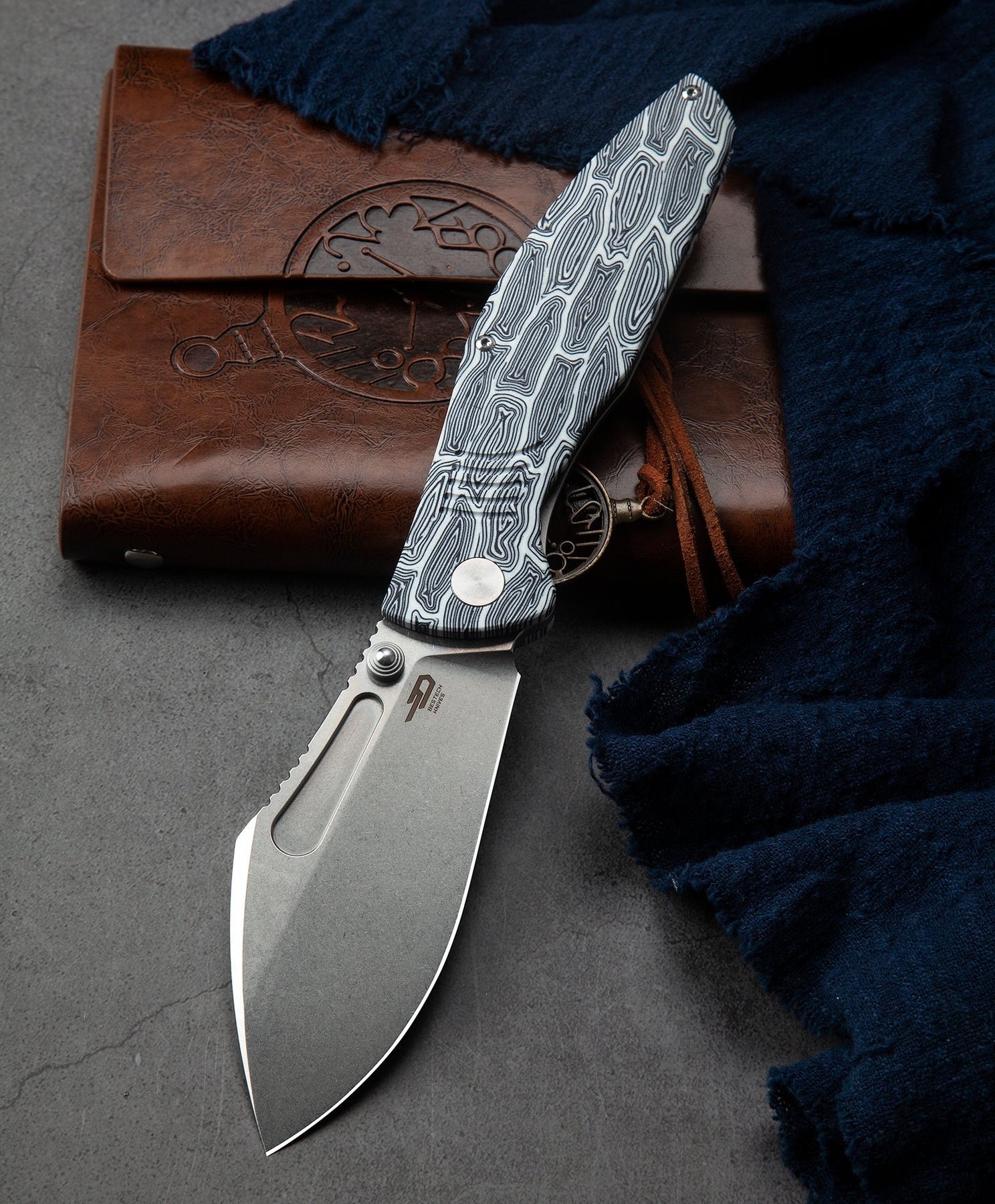 BESTECH LOCKNESS BT2205B Siyah Beyaz G10+Titanyum Sap: 3,91'' M390 Blade