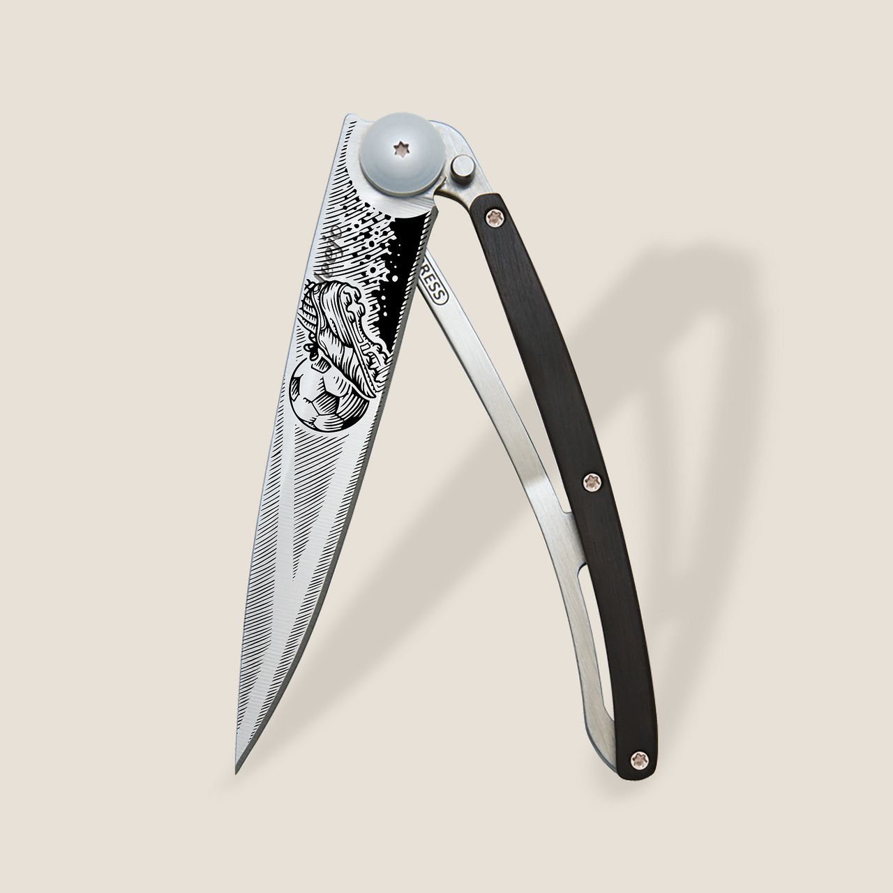 Deejo 37g, Ebony Wood / Goal Çakı