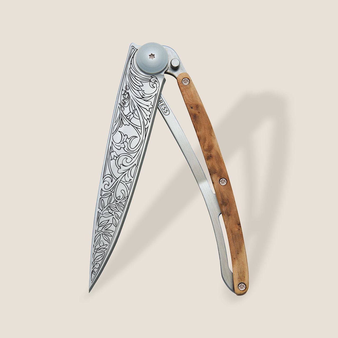 Deejo 37g, Juniper wood / Art Nouveau Çakı