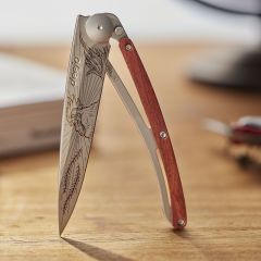 Deejo 37g, Coral Wood / Cock-A-Doodle-Doo Çakı