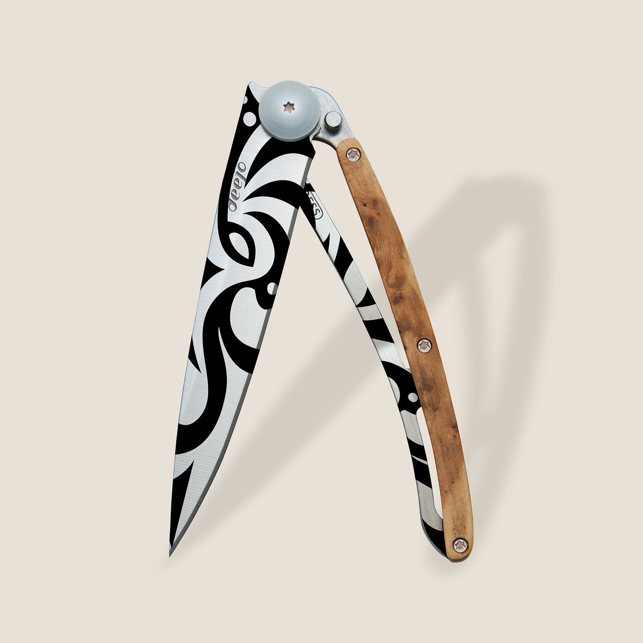 Deejo 37g, Juniper Wood / Tribal Çakı