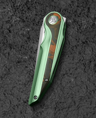 BESTECH BLIND FURY BT2303C Yeşil Titanyum Turuncu Karbon Fiber Kaplama Sap Stonewash+Saten M390 Çakı