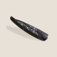 Deejo Serrated 37g, Carbon Fiber / Café Racer Çakı